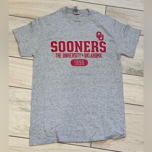 NWOT! CAPTIVATING Gray Oklahoma Sooners T-Shirt